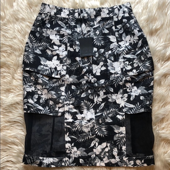 SOLD! Alexander Wang NWT Black & white skirt 🔥🤩 - Picture 3 of 8